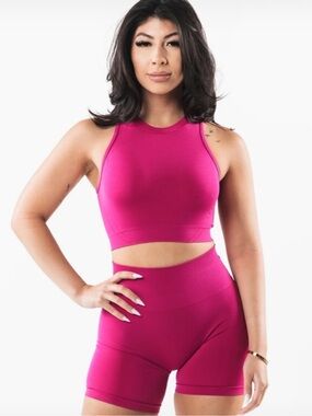 Amplify Short Magenta